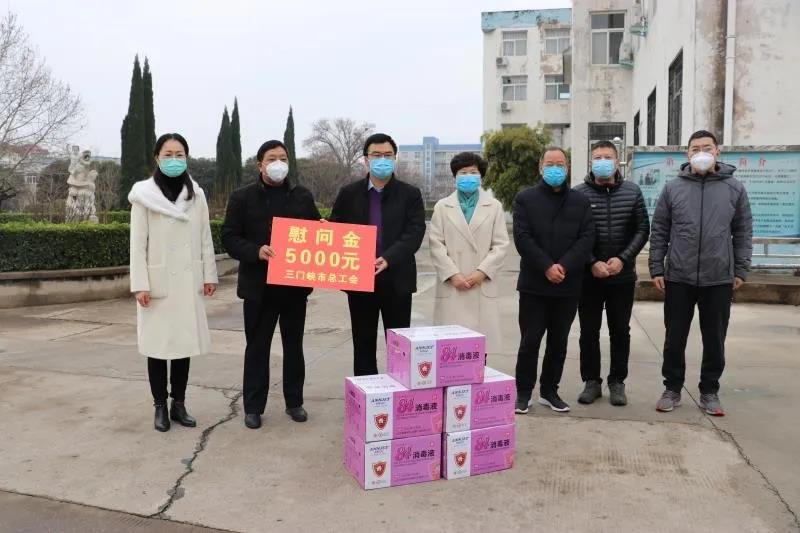 市,人大常委會(huì),副主任,、,總工會(huì),主席,2月, . 市人大常委會(huì)副主任、總工會(huì)主席韓迎春到公司調(diào)研慰問(wèn)